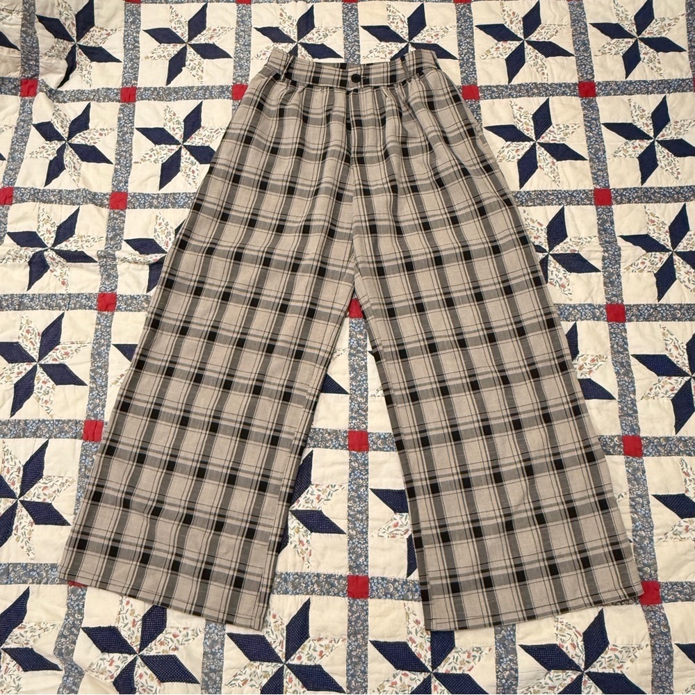 Vestique Maeve High Waisted Plaid Wide Leg Trousers - Gray & Black - M - Picture 2 of 6